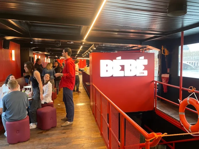 bébé lyon bar péniche quai du rhone