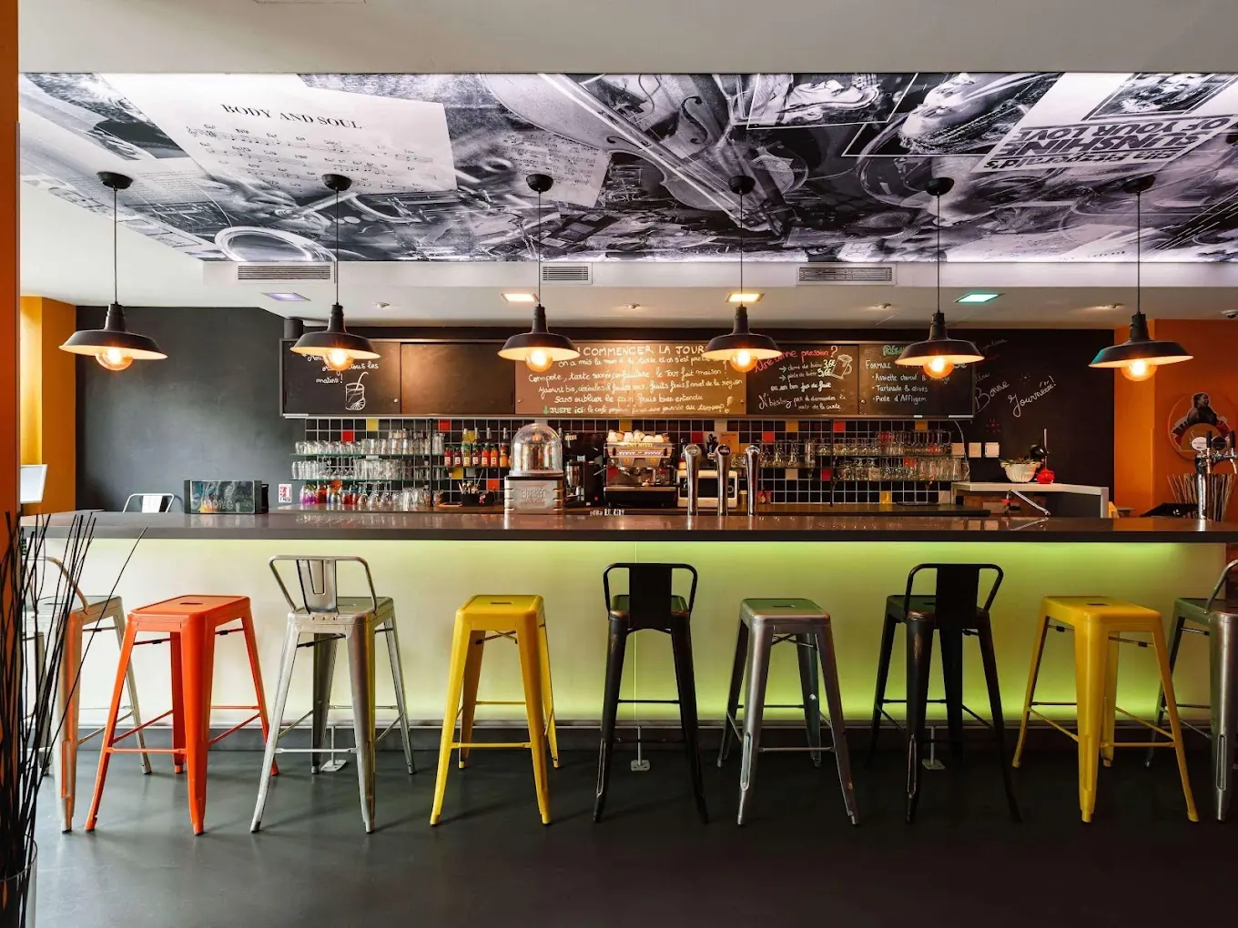 mademoiselle simone lyon bar