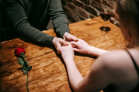 Saint-Valentin 2025 à Lyon : Guide des Meilleures Activités, Restaurants et Bars pour une Soirée Inoubliable