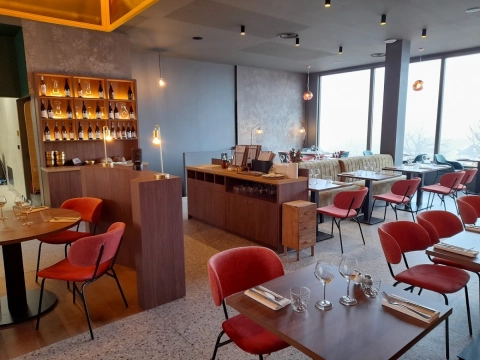 La Table du Bas : un restaurant-caviste chic et décontracté à Dardilly